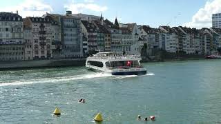 Bateau faisant demitour pour accoster à Bâle [upl. by Groark]