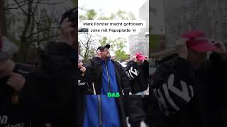 Mark Forster macht gottlosen Joke mit Papaplatte shorts markforster papaplatte [upl. by Auohs]