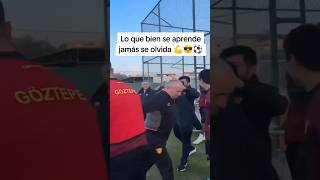 Lo que bien se aprende jamás se olvida 💪😎⚽ skills sports deportes soccer futbol [upl. by Yrram450]