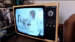 Conserto TV Antiga Philips L6 1981 [upl. by Gusti]