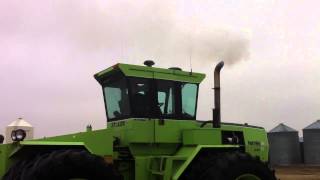 Steiger Panther ST325 idling and smoking  straight pipe 3 [upl. by Nothgiel526]