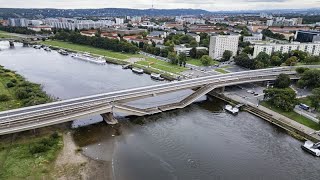 Carolabrücke in Dresden teilweise eingestürzt [upl. by Nanci]