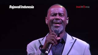 Brian McKnight ft Thirdstory  I Swear Live at HITMAN David Foster and Friends Live in Yogyakarta [upl. by Deckert622]