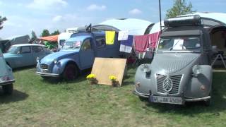 2CV Citroën  la mondiale 2011 à Salbris [upl. by Dnumde52]