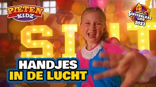 Pietenkidz  Handjes In De Lucht Nationale Sinterklaaslied 2023 Official Video [upl. by Nnayrrehs]