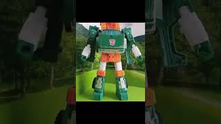 Transformers Hoist War For Cybertron Earthrise Transform Stop Motion shorts Version [upl. by Dhiren742]