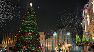 Universals Holiday Parade Featuring Macys 2022  Universal Orlando Resort 4K [upl. by Cronin]