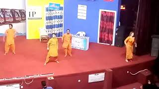 Afreen amp Mahnoor mujra sep2017 shalimar theater [upl. by Eentihw]