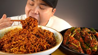 꾸덕한 까르보나라불닭짜파게티와 오이소박이 먹방 리얼사운드 ASMR social eating MukbangEating Show [upl. by Hunfredo]