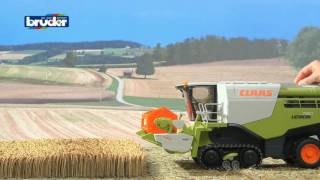 Bruder Toys Claas Lexion 780 Combine Harvester Green 02119 [upl. by Alue758]