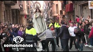 Caída de la Virgen en la Procesión dels Xiulitets 2014 [upl. by Millard]