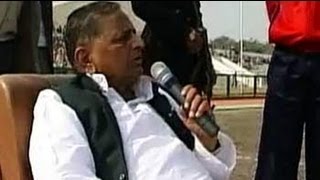 Mukhyamantri Chale Gaon Mulayam Singh Yadav visits native village of Saifai Aired Dec 2005 [upl. by Nash881]