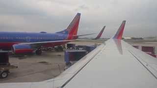 Southwest Airlines SWA748 Boeing 737700 landing at Chicago Midway Airport from NYC [upl. by Helbonia]