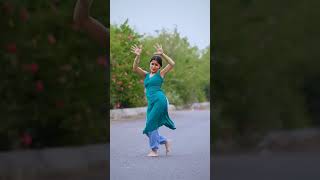 Aage he barsat anjumordance dance bollywood dancer dancecover shorts hindisong [upl. by Parhe]