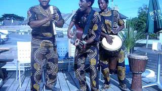 MADAGASCAR musique traditionnelle de la Cie quotZOLOBE quot mbola ho avy [upl. by Eneloj295]