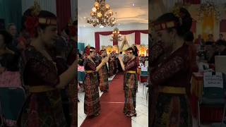 Disetiap Pesta Adat Batak Saonari Ngasai Adongbe Dancer on Ateh lagubatak trending trendingbatak [upl. by Grae]