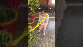 Diwali k festival m holi mna rhi hai 🤣🤣🤣cute baby girl cutipie diwalidiwali viral video trandi [upl. by Lovmilla]