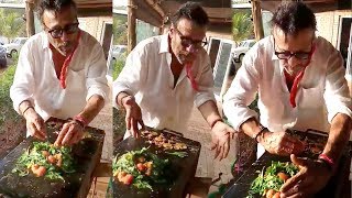 Jackie Shroffs FUNNY Tapori Vegetable Cooking Style [upl. by Amyas912]