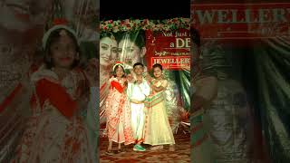 গিরিধারী শ্যাম নাচে।। dancing aishani 👍👍 [upl. by Arlon]