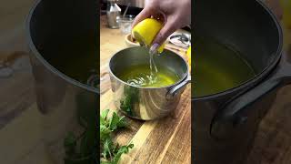 Acqua aromatizzata zenzero e limone la ricetta per combattere il caldo [upl. by Ellerey]