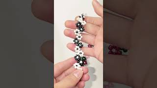 Daisy Bracelet easy to make bracelet elena howtomakeabeadedbracelet daisy shorts youtubeshorts [upl. by Jasen984]