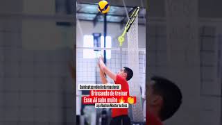 APRENDA COMO LEVANTAR COM Christenson shorts shortvideo short volleyball sports volleyball [upl. by Akihsar481]