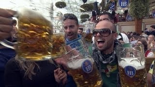 Globalisierter Rausch Touristen auf dem Oktoberfest  SPIEGEL TV [upl. by Fineman]