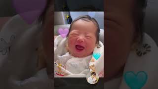 1 nụ cười bằng mười thang thuốc bổ funny newbornbaby embecuoi babypictures cute [upl. by Nodanrb]