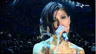 Elisa feat Fiorella Mannoia  Almeno tu nelluniverso live Sanremo 2010 [upl. by Nit]