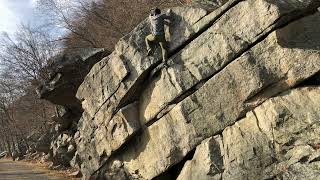 Mayor of the Gunks V2  Gunks Bouldering Trapps Murray Area [upl. by Aisenet247]