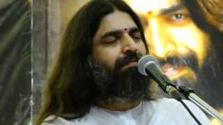 Rishi Nityapragya Ji Singing Tum Usha Ki flv [upl. by Edla589]