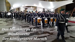 Einmarsch Bundeskanzleramt Berlin  Königgrätzer Marsch  Musikkorps der Bundeswehr  Spielmannszug [upl. by Einama]