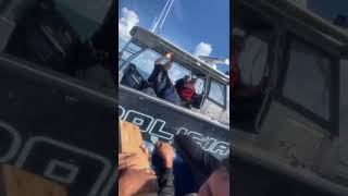 Dominicanos en yola siendo perseguido por la policía de puerto rico yola puertorico [upl. by Brookhouse]