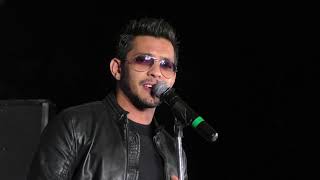 ADITYA NARAYAN LIVE quotJEENA JEENAquot [upl. by Suivat]