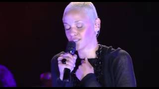 Mariza  Barco Negro  Live in Lisboa [upl. by Ruiz136]