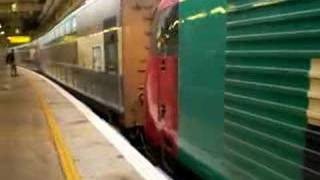 Special Video Ktt through train stop at MTR University Station [upl. by Neo]