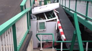 schip geplet onder brug Urkersluis [upl. by Cestar]