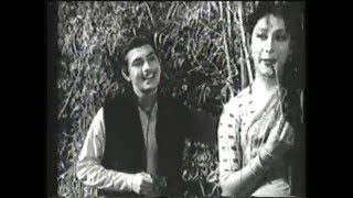 TALAT MAHMOOD amp LATA MANGESHKAR  Mere sang piya EK GAON KI KAHANI [upl. by Selohcin]