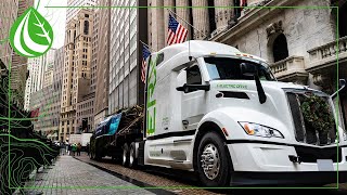 Hyliion Silent Ride  Hypertruck ERX Powertrain Hauls the NYSE’s Christmas Tree [upl. by Thar]