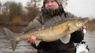 Snoekbaarsvissen met onderwaterbeelden [upl. by Atterol]