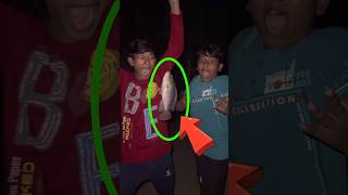 আজকে রাতে পুকুর থেকে খুব বড়ো মাছ 🐟 ধরলাম 😍  minivlog banglavlog [upl. by Llerehs]