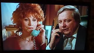 Ruthless People  1986 Chief Benton bribe scenes [upl. by Eybba]