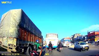 live accident at Balaju  Nepal traffic  Ring road Kathmandu  buspark [upl. by Aivataj246]