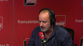 La reine dAngleterre en a ras la couronne  Le billet de Daniel Morin [upl. by Orapma]