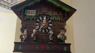 indepth Oompah band Swiss musical cuckoo clockKuner style [upl. by Dazraf148]