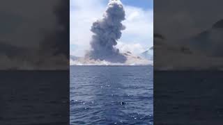 Volcano erupts in Papua New Guinea 2014 shorts [upl. by Plafker536]