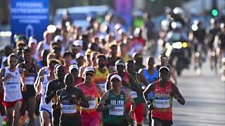 Tamirat Tola 🇪🇹 takes the lead at the 20km mark and he looks strong 👇🏾 [upl. by Karlise]