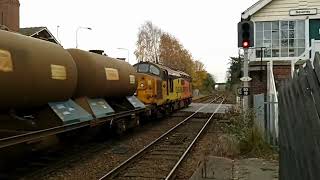 Beverley station on the 151124 2x DMU’s pass and then 37175 amp 37254 3J51 York RHTT Railway Train [upl. by Eelame]