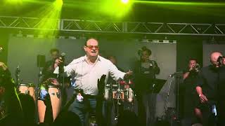 Aparentemente Tony Vega en vivo live Miami [upl. by Larimore]