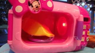 Disney Minnie Mouse Microwave Toy With Mickey Mouse Smores [upl. by Danika]